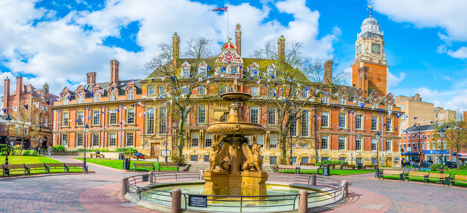 How to move to Leicester, England, from the US