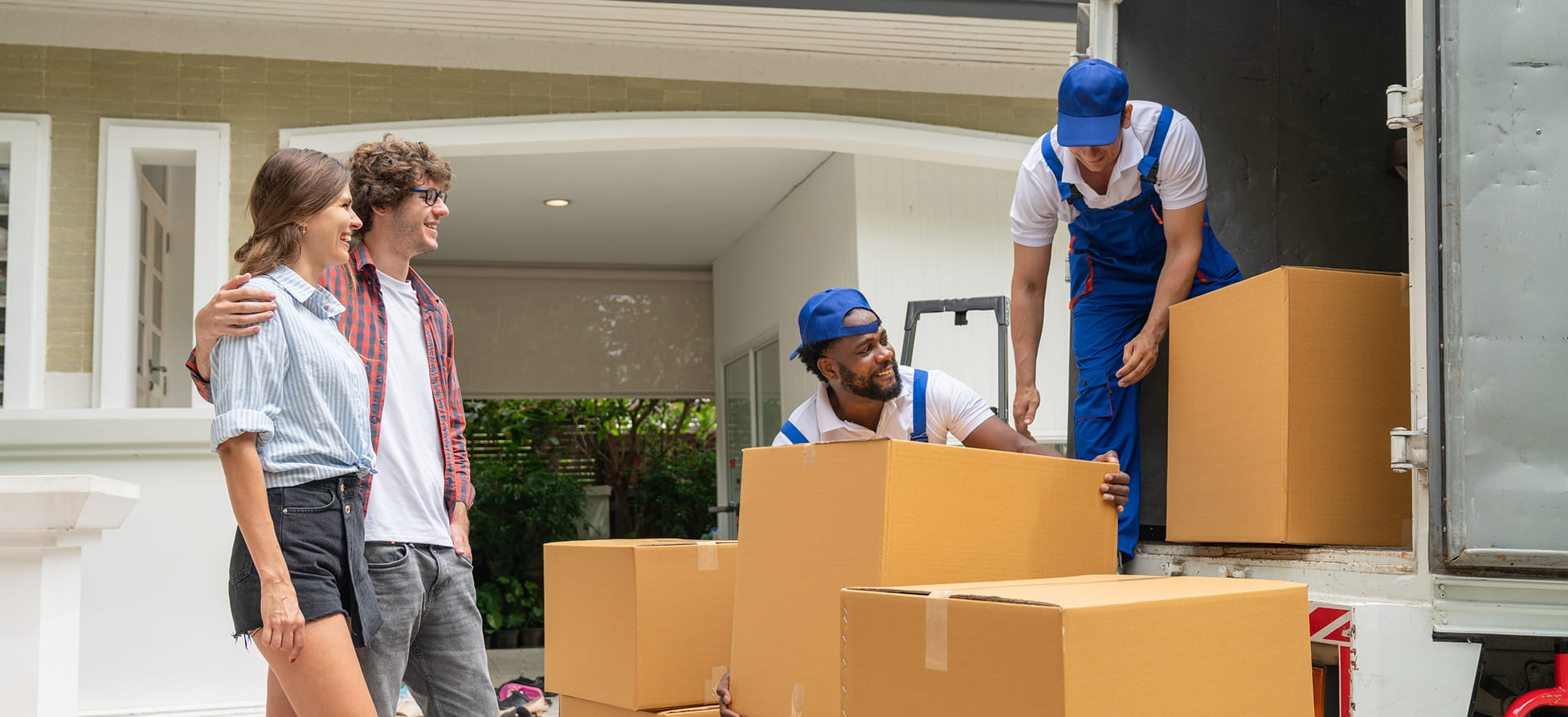 How to Get Trustworthy Long Distance Movers for Hire?