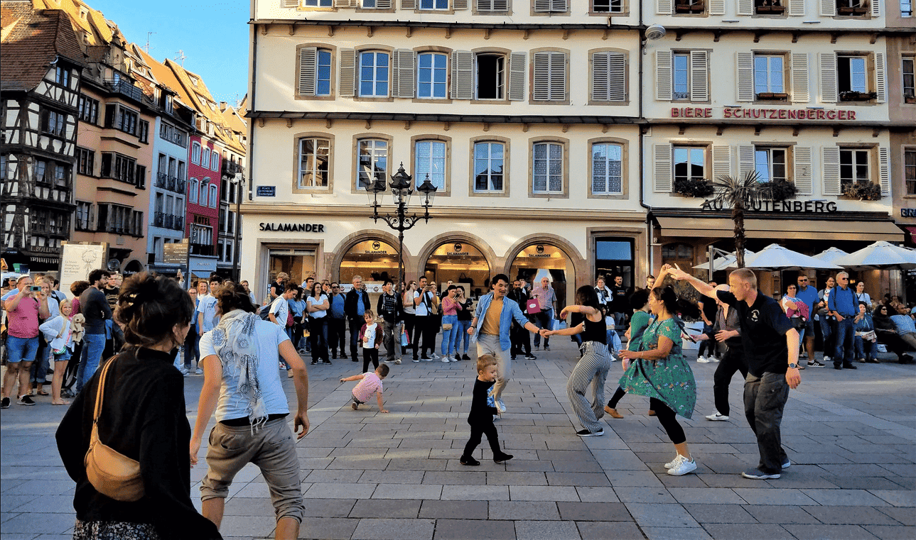 How to Adapt to a New Culture When Moving Abroad