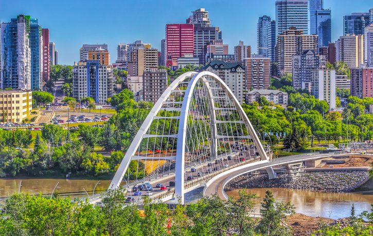 Cost of Moving from the US to Edmonton
